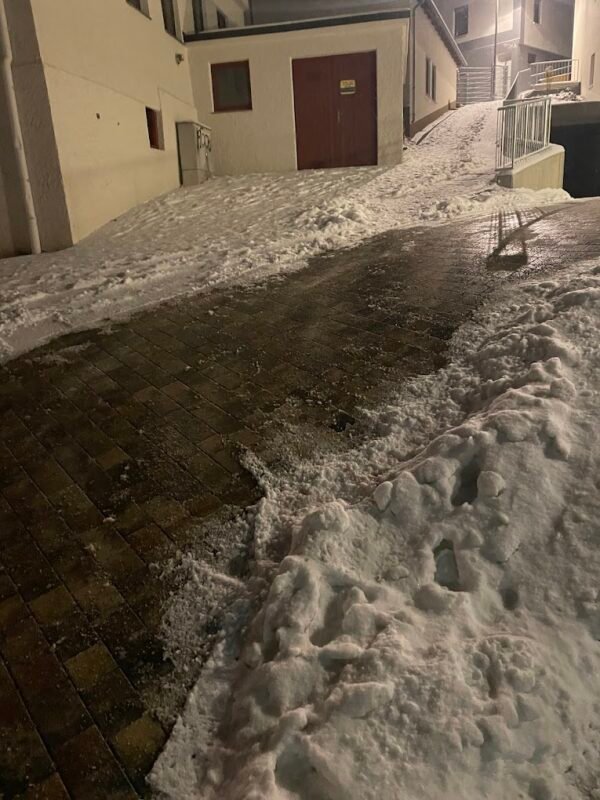 winterdienst boeblingen-schneeraeumung Gehweg Hausmeisterservice