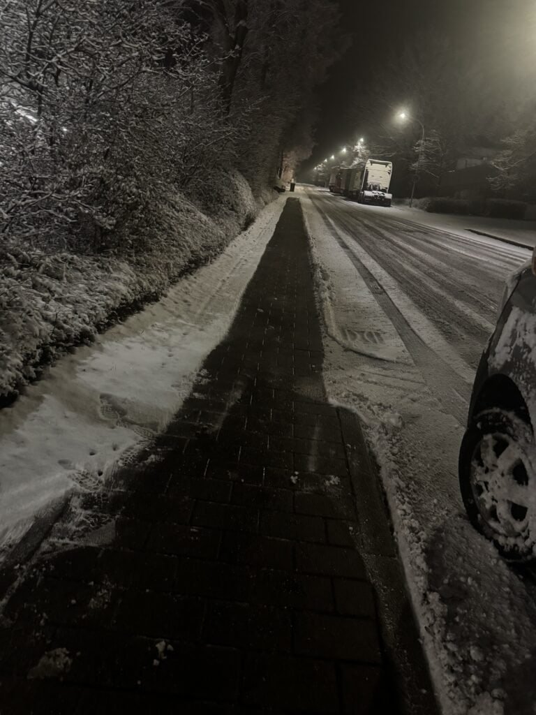 Schneeräumung von Gehwegen, Einfahrten und Parkplätzen Böblingen